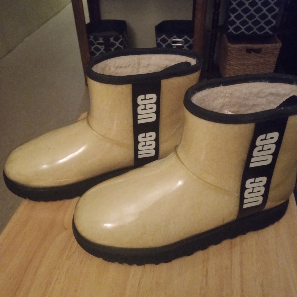 Cream UGG Women's Winter Boots